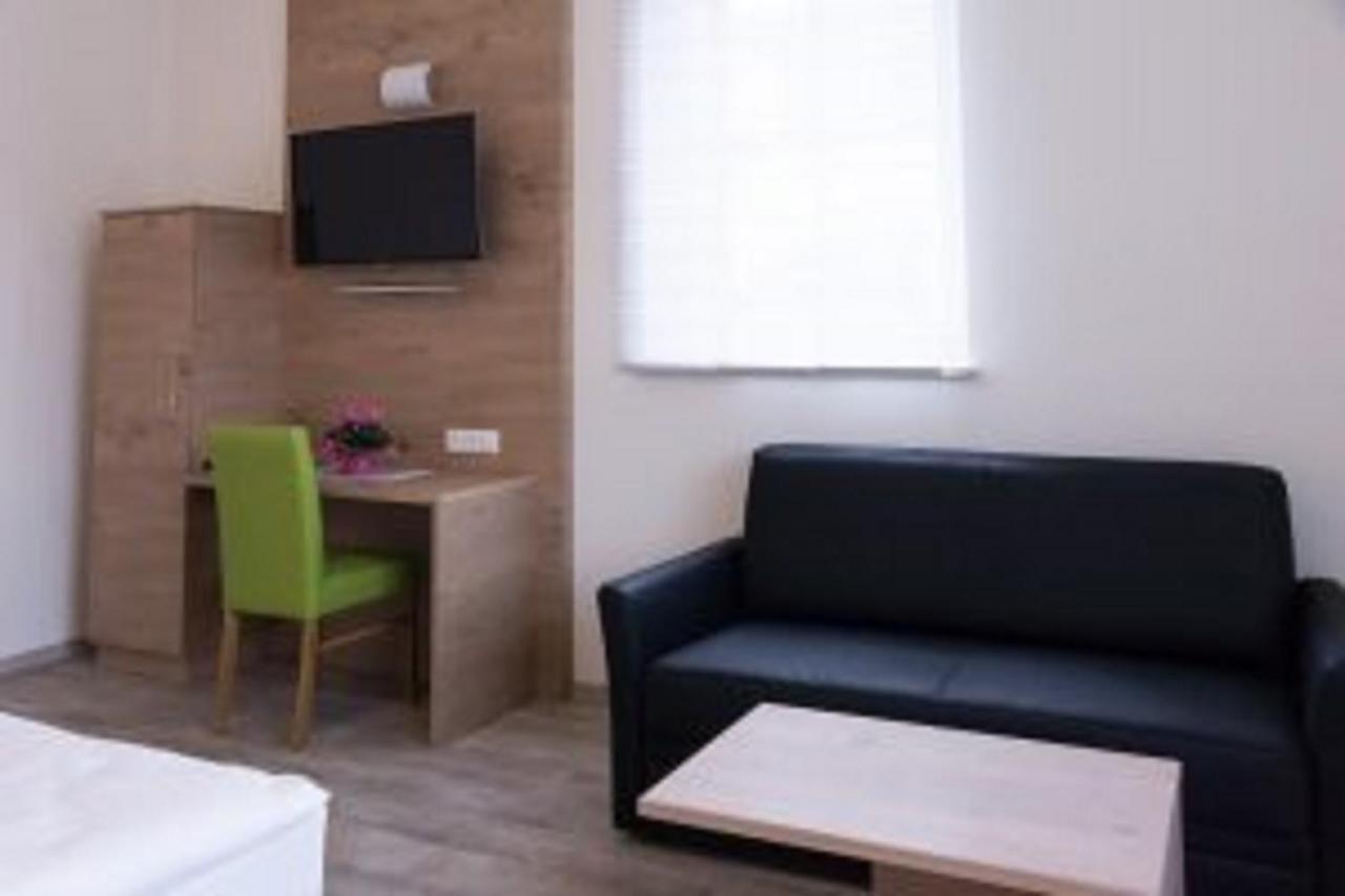 Bauers Gaestehaus Obersiebenbrunn Εξωτερικό φωτογραφία